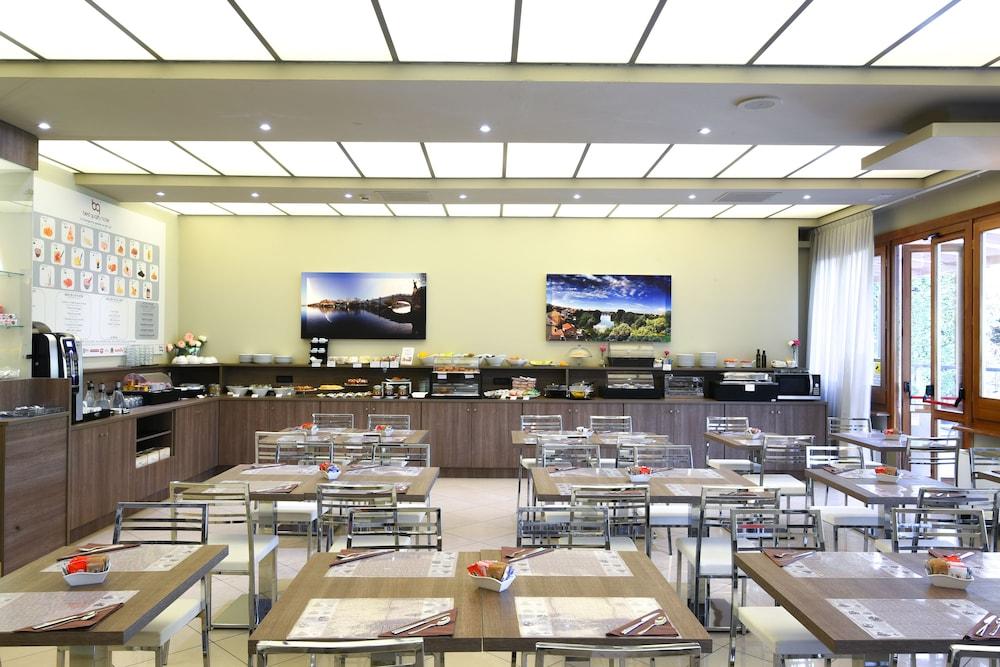 Best Quality Hotel La Darsena Монкалиери Екстериор снимка