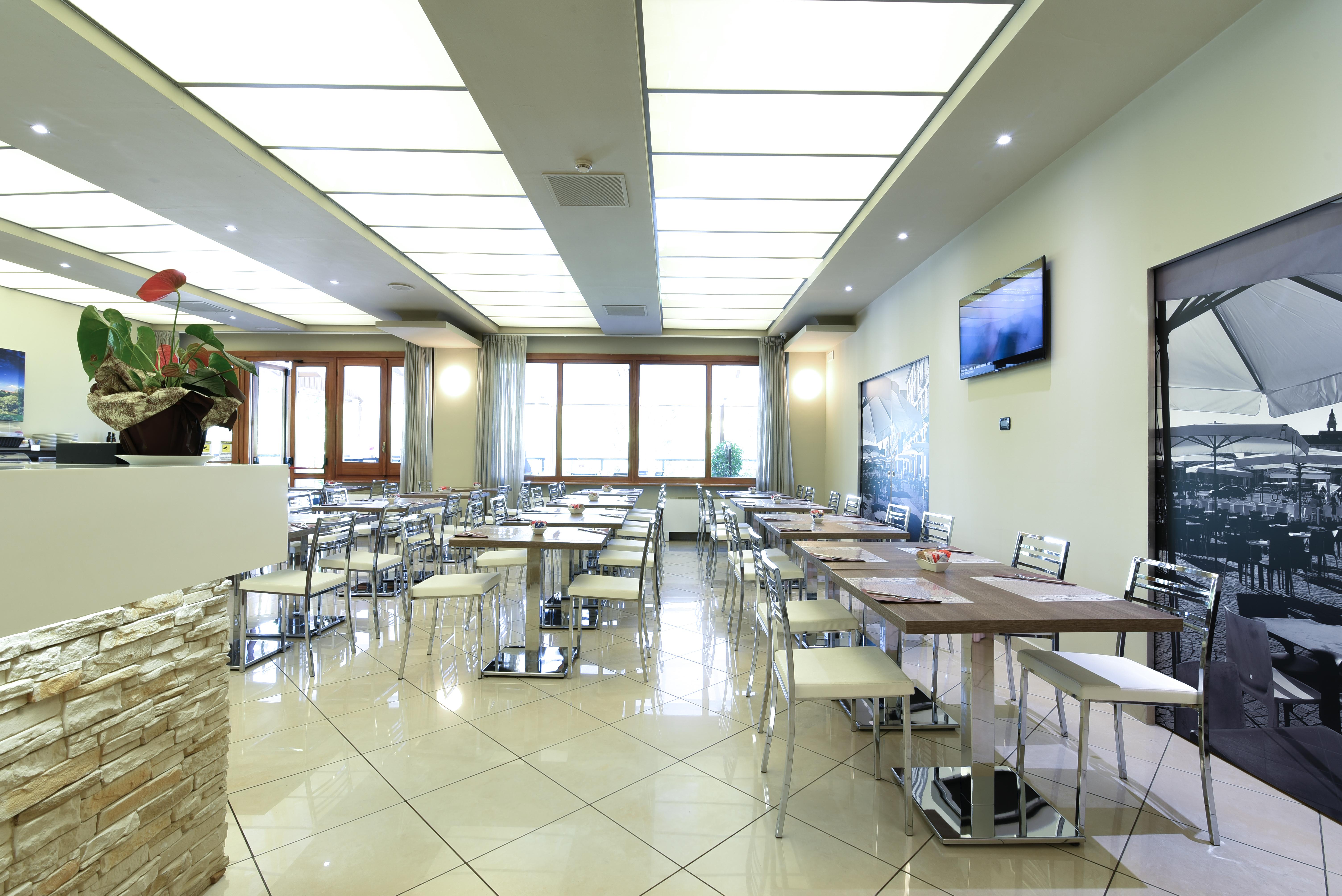 Best Quality Hotel La Darsena Монкалиери Екстериор снимка
