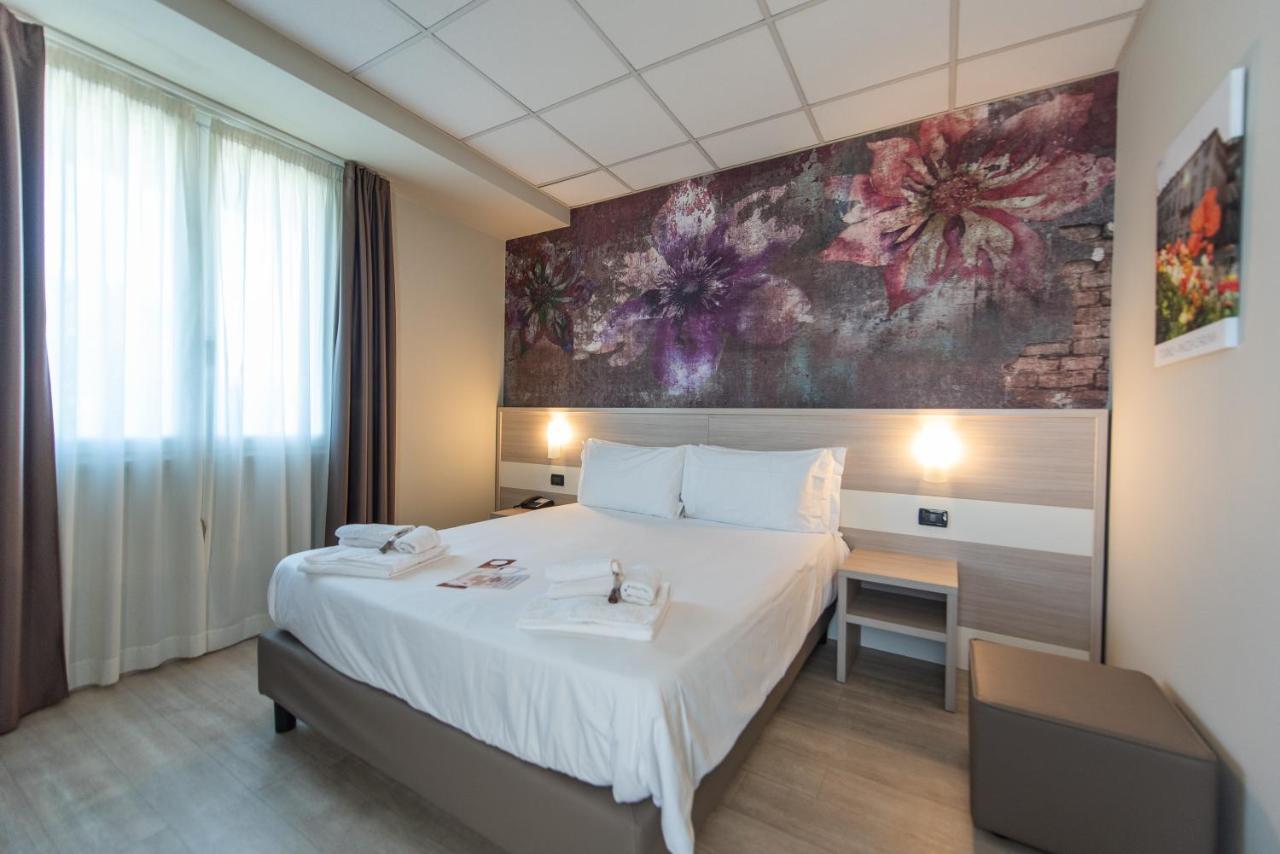 Best Quality Hotel La Darsena Монкалиери Екстериор снимка