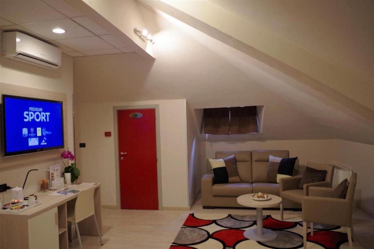Best Quality Hotel La Darsena Монкалиери Екстериор снимка