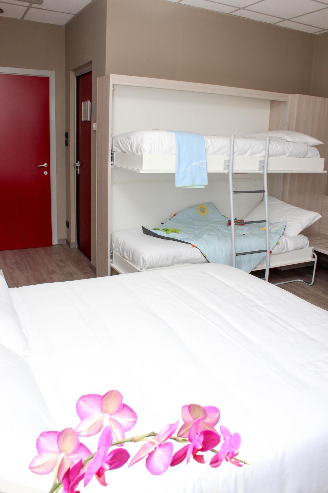 Best Quality Hotel La Darsena Монкалиери Екстериор снимка